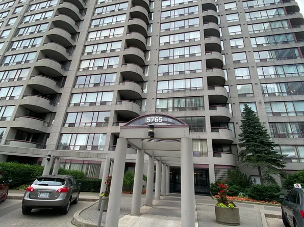 5765 N Yonge St #1504, Toronto, ON M2M 4H9