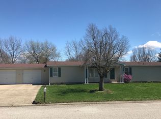 1604 S Willow Dr, Robinson, IL 62454