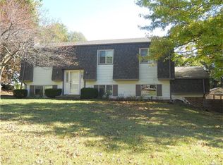 2540 Sun Terrace Dr, Hartland, MI 48353