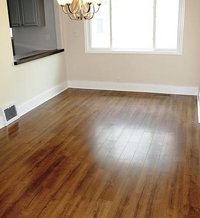 3rd image of 440 Pershing Dr