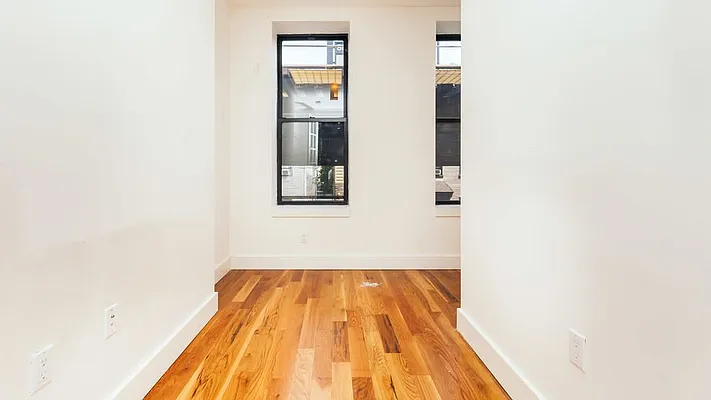 Rented by Nooklyn NYC LLC | media 44