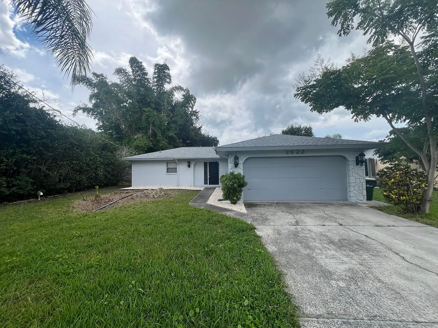 Sarasota Three Bed, Two Bath, 2-car Garage Single Family w/Fenced Yard For Rent — Photo 1