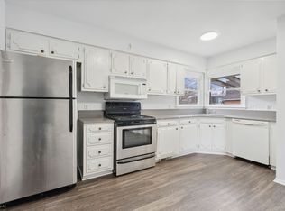 2011 Waterloo Rd, Cedar Falls, IA 50613