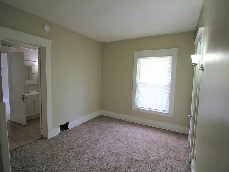 736 Oakland Ave SW — Photo 9