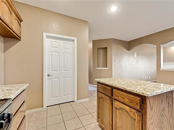 4th image of 9864 Gallatin Ln