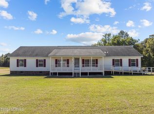 5525 White Line Rd, Ayden, NC 28513