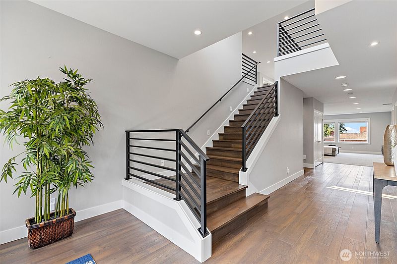 5th image of 4620 Seahurst Avenue