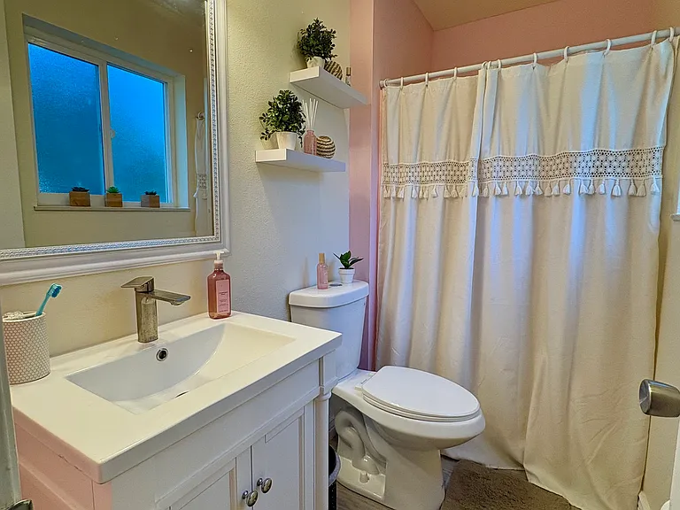 1315 Sherman Ave #B — Photo 6