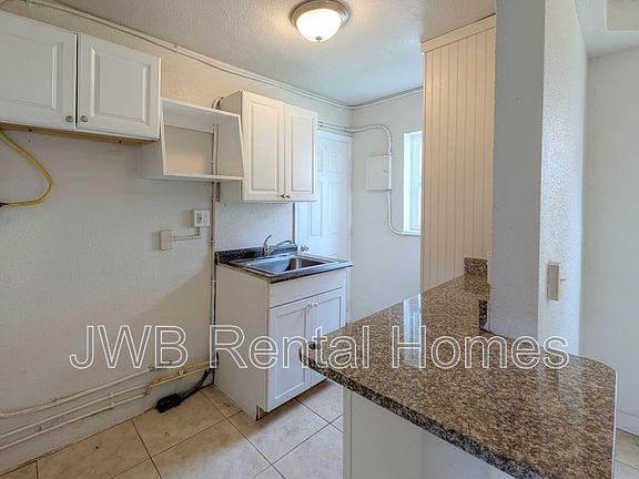 3rd image of 222 16th Ave N #134