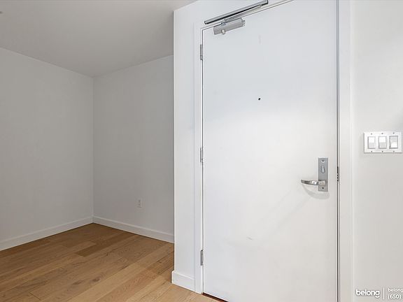 5th image of 250 King St Unit 506