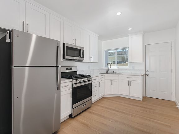 Kitchen Space with Side Entrance
