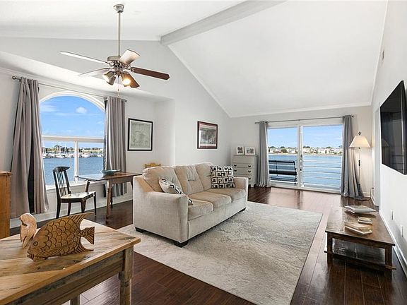 5th image of 1244 Harbor Dr Unit 306