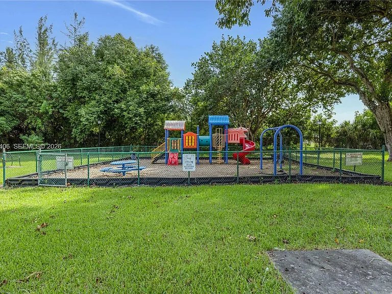 8390 N Missionwood Cir #D-18 — Photo 37