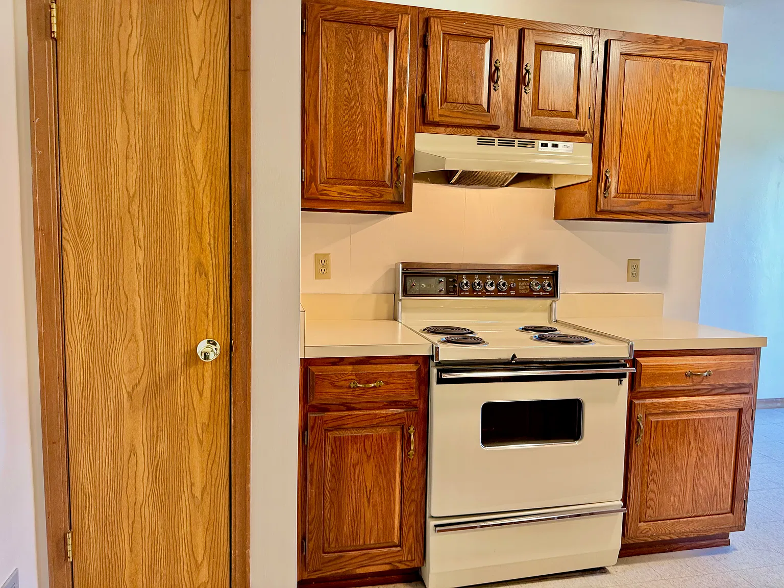 3 bed, 1142 sqft, $1,400 — Photo 3