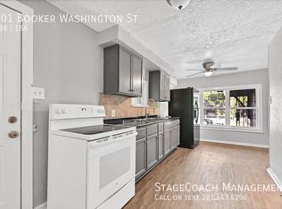 601 Booker T Washington St, Conroe, TX 77301