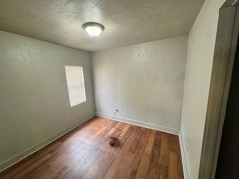 1149 N McKinley Ave — Photo 7