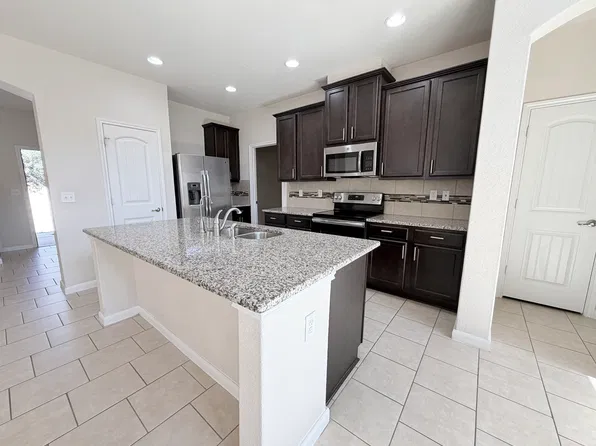 5910 Bridle Bnd, San Antonio, TX 78218