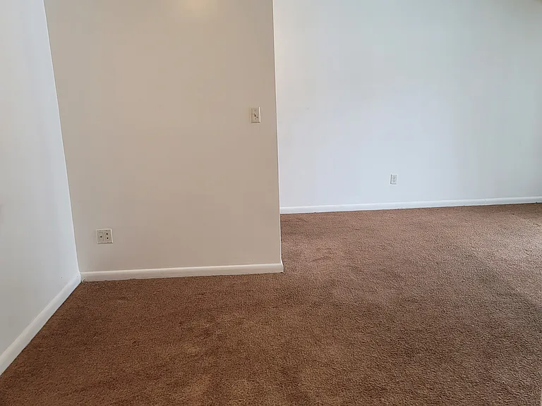 625A Chesapeake St SE #101 — Photo 7