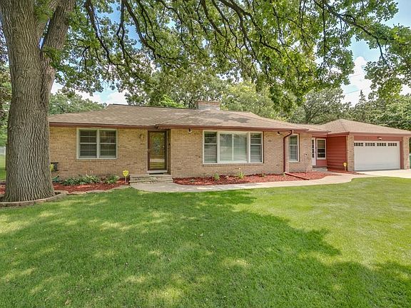 Beautiful 5 Bedroom Brick Rambler