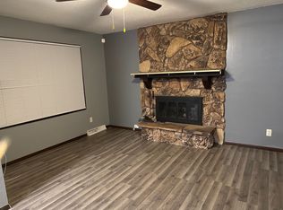 10 Bonneville Dr, Springfield, IL 62707