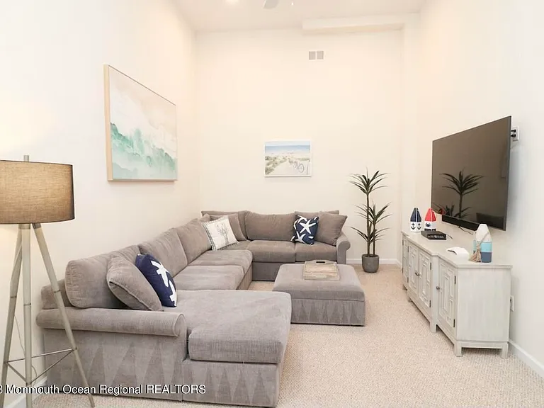 1301 Boulevard #10 — Photo 3