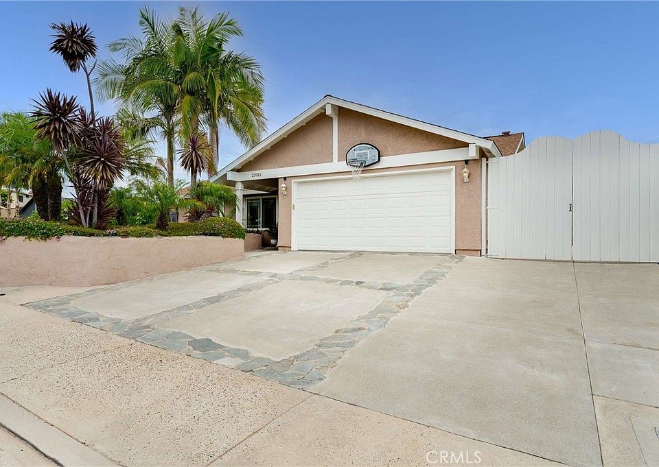 1st image of 23912 La Chiquita Dr
