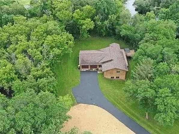 19817 Dogwood Rd, Lake Crystal, MN 56055