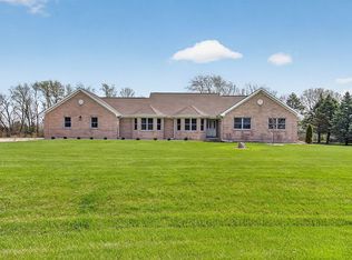 6814 Aspen Ct, Spring Grove, IL 60081