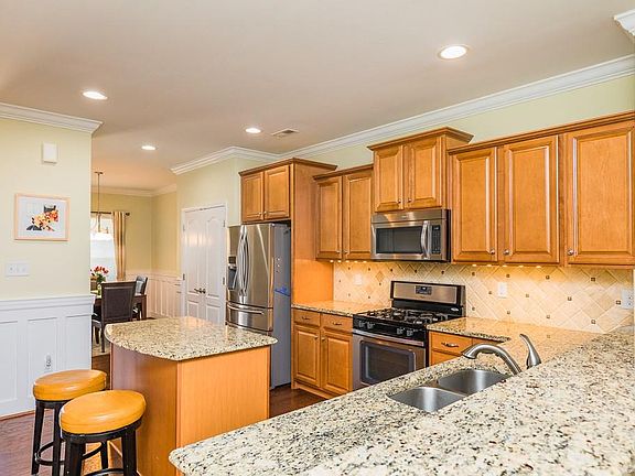 5th image of 10223 Waxcomb Pl