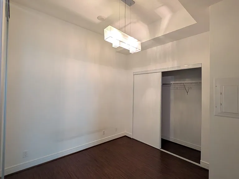 112 George St S #502 — Photo 10