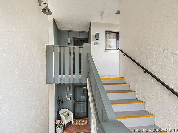 4th image of 175 SE Saint Lucie Blvd APT B82