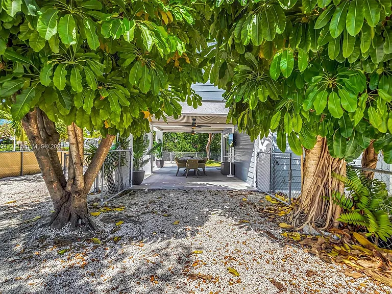 129 Nautilus Dr — Photo 45