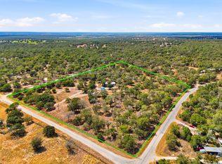 100 Sandy Oak Ln, Stockdale, TX 78160