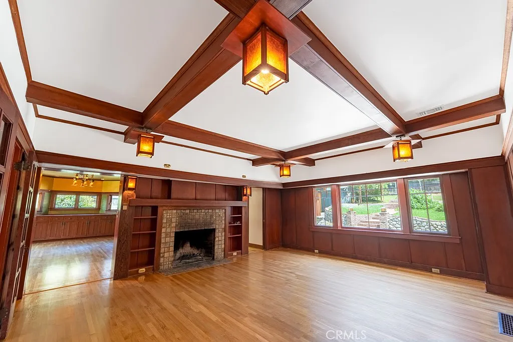 3 bed, 1929 sqft, $7,995 — Photo 3