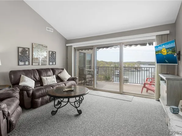 70 Robinwood Dr #3F, Lake Ozark, MO 65049