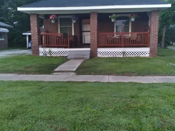 135 W 5th St, Baxter Springs, KS 66713