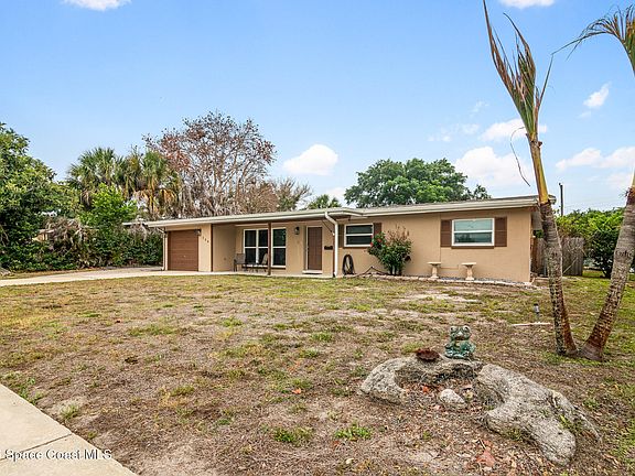 2nd image of 104 Bouganvillea Dr