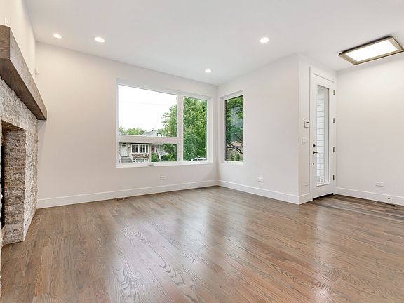 3rd image of 5222 W Carmen Ave