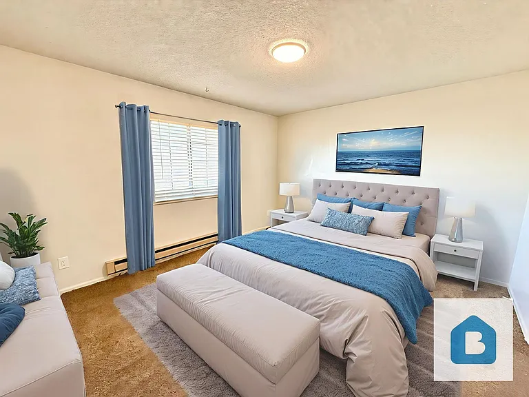 2 Bedroom/1.5 Bath in Great Location! — Photo 11