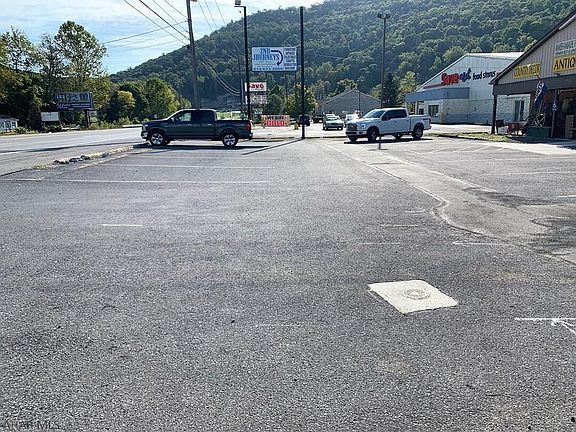 5th image of 8762 Lincoln Hwy