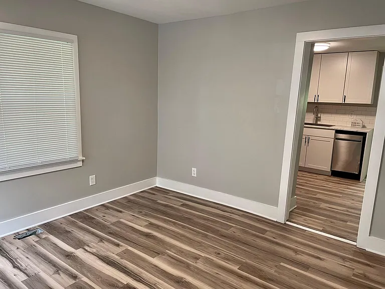 1614 Martin Ave — Photo 10