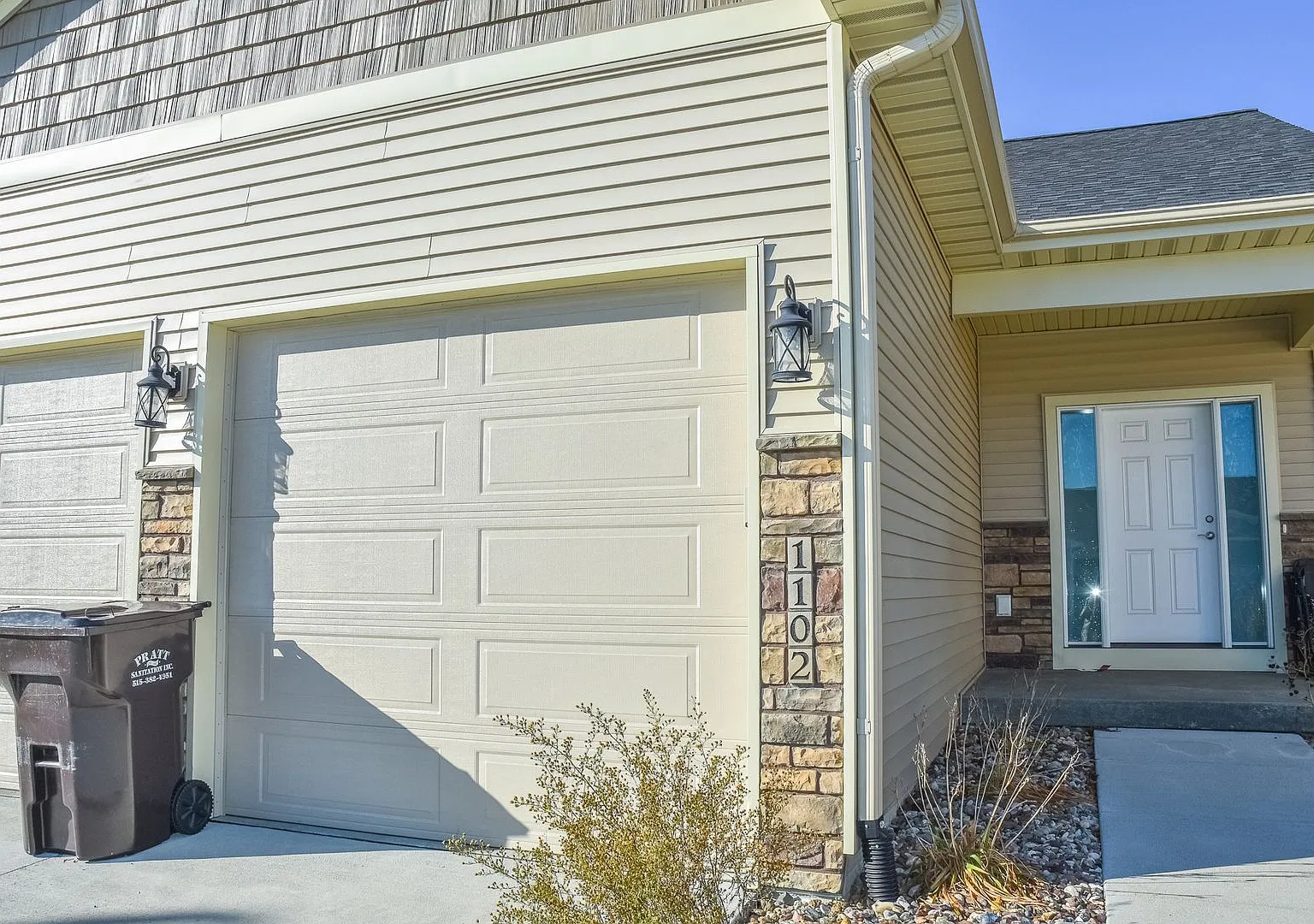 902 Henryson St. — Photo 2