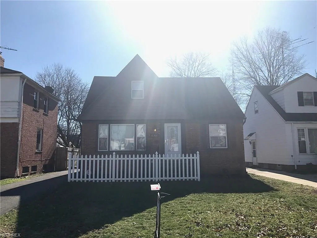 18200 Waterbury Ave photo 1