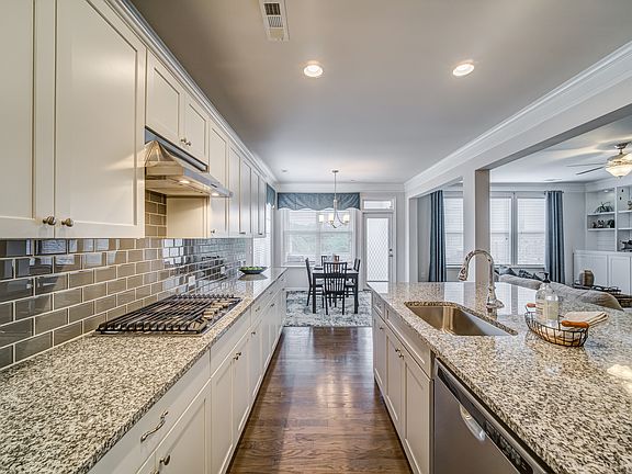 4th image of 181 Camdyn Cir