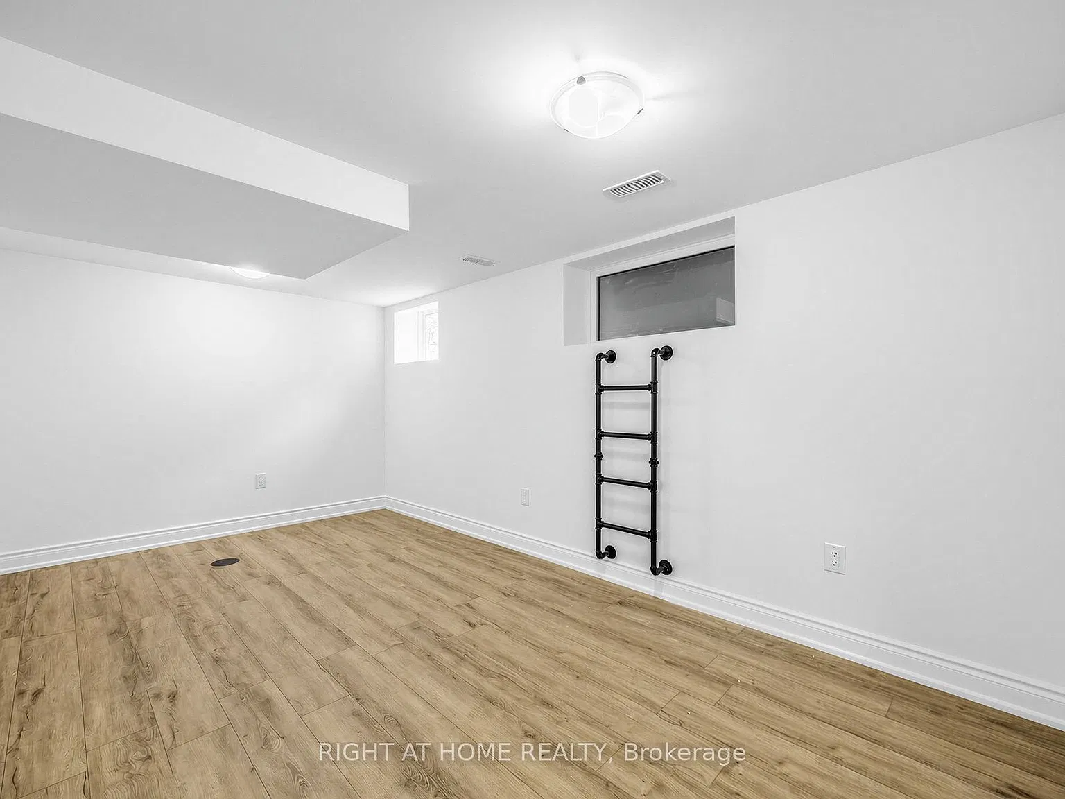 2 bed, $2,350 — Photo 4