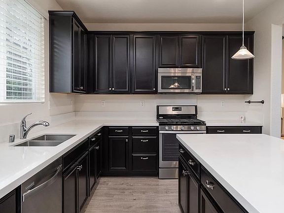5th image of 10890 Arrington Dr