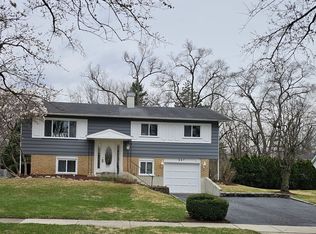 21W247 Canary Rd, Lombard, IL 60148