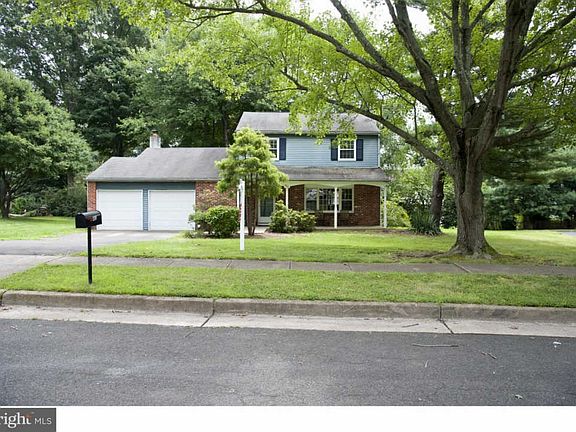 2nd image of 463 Norwood Ave