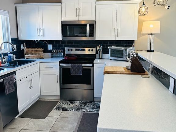 4th image of 3670 Brisbane Dr