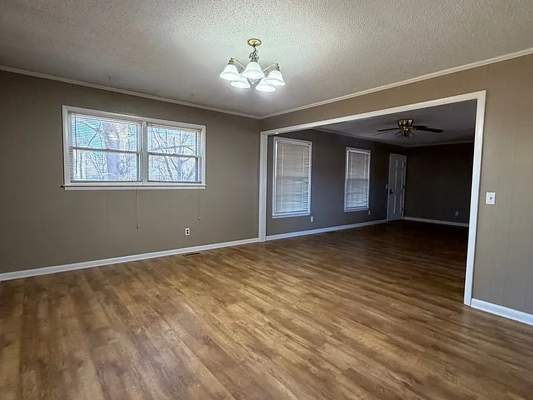 6111 Homestead Rd — Photo 4